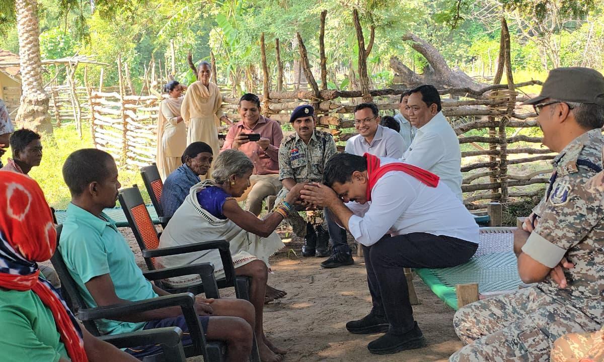 Maoist Leaders' Mothers Urge Sons to Surrender in Video Appeal