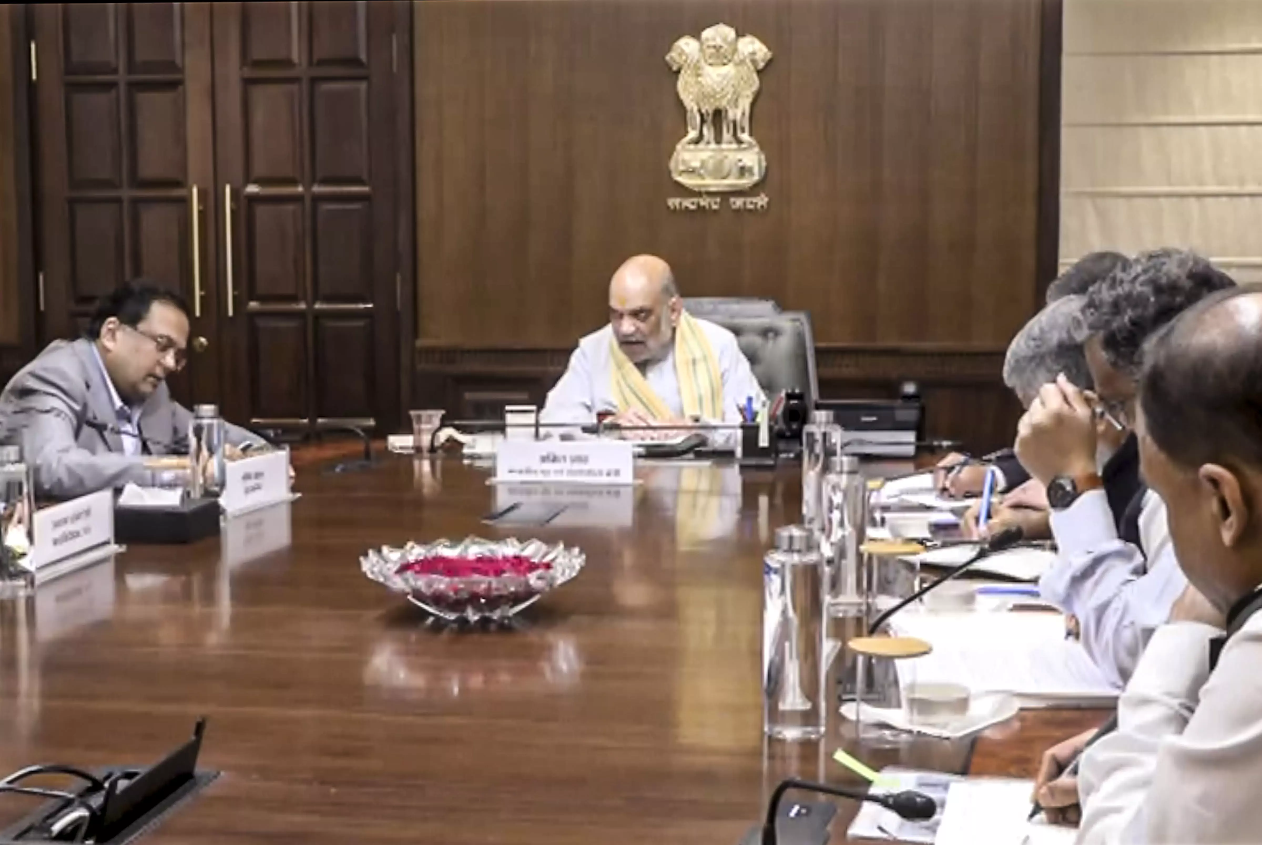 Amit Shah Orders Security Agencies to Hunt Down Delhi Blast Culprits