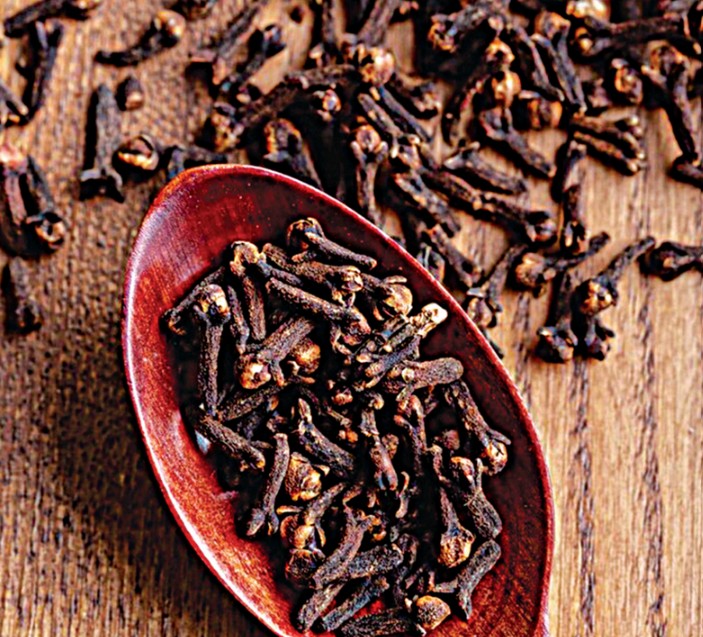 Cloves: A Tiny Spice With Big Heart Benefits and Cautions