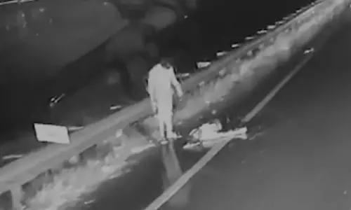 Video Of Erriswamy Beside Biker’s Body Goes Viral Video Of Erriswamy Beside Biker’s Body Goes Viral