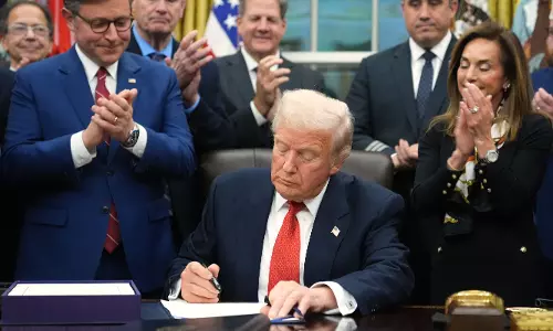 Trump Signs Bill to End Longest US Shutdown