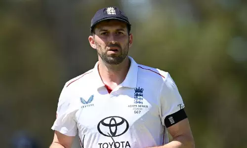 England’s Mark Wood Leaves Ashes Warmup Match With Hamstring Stiffness