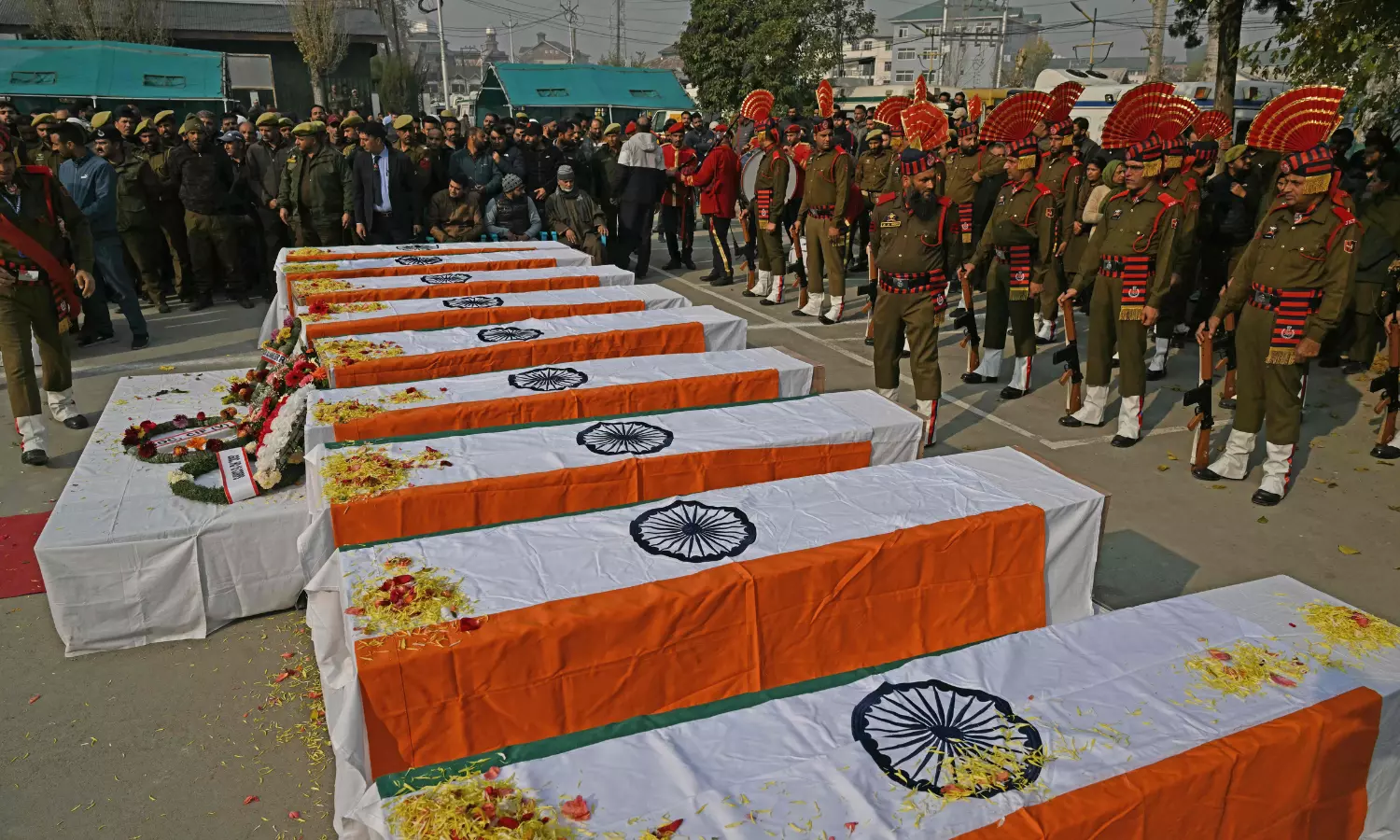 Manoj Sinha Offers Floral Homage to Nine Killed in Nowgam Police Station Blast
