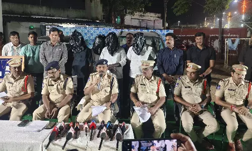 Karimnagar: 4 Robbers in Police Uniforms Held; Gold, Silver Seized