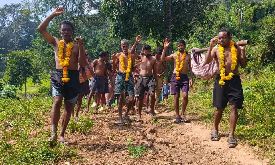 Cyclone Washes Away Rs 1 Cr Road in Anakapalle; Villagers Protest Half-Naked
