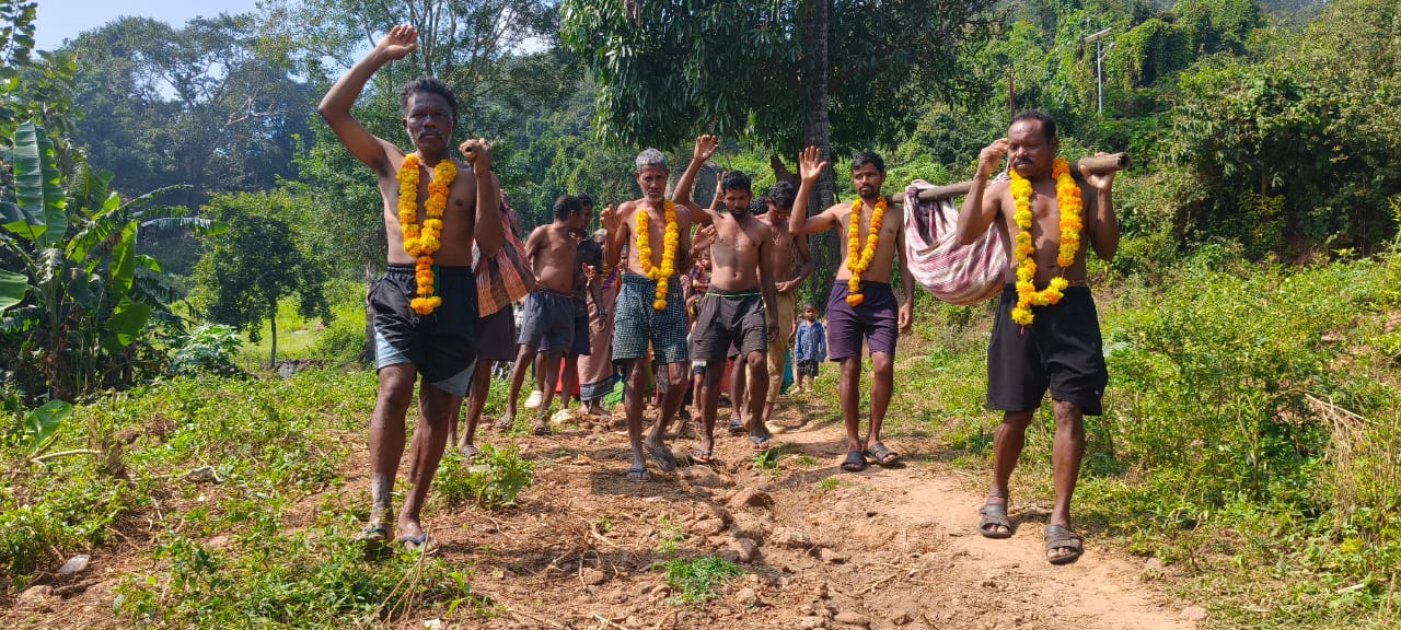 Cyclone Washes Away Rs 1 Cr Road in Anakapalle, Villagers Protest