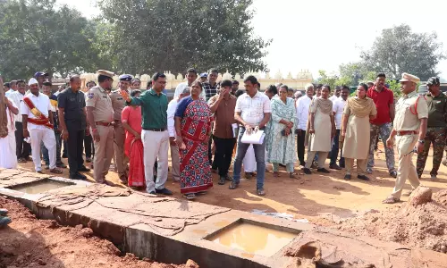Seethakka Reviews Medaram Jatara Works, Orders Strict Crowd Control