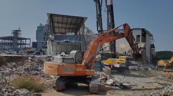 Hydraa Demolishes Illegal Structures at Sandhya Convention in Gachibowli
