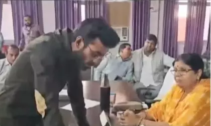 Viral Video Shows Madhya Pradesh Youth Exposing Work-Fixing