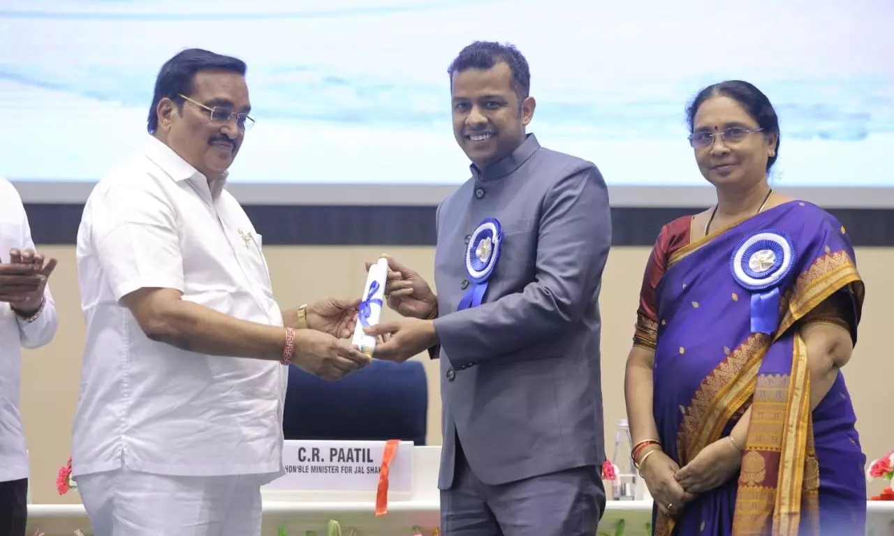 Nellore District Shines: Collector Receives Award from Jal Shakti Minister