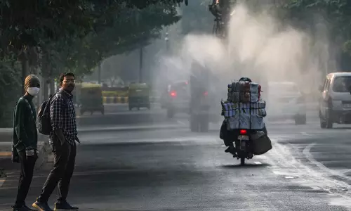 Delhi Shrouded in Toxic Smog, AQI in Very Poor Category