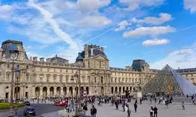 Louvre Museum Closes Offices And A Gallery Over Structural Fragility Concerns
