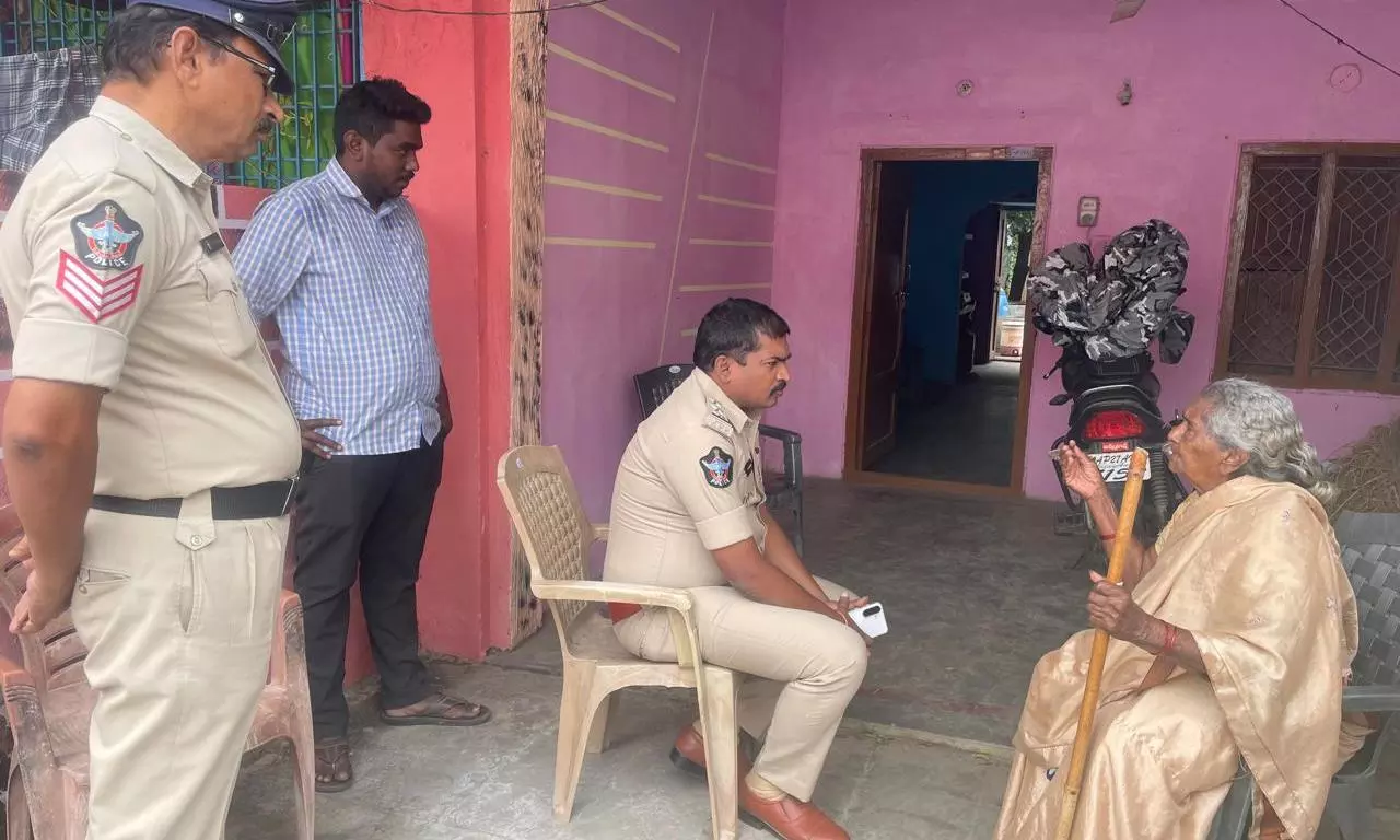 Prakasam SP Intervenes To Solve Elderly Woman’s Grievance Within 24 Hours