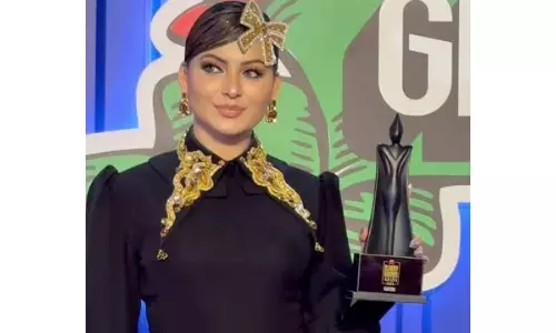 Urvashi Rautela Crowned Global Fashion Icon 2025, Dazzles in ₹7 Crore Gold Couture