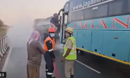 Major Mishap Averted on NH-44 as Private Travels Bus Crashes Into Acid Tanker