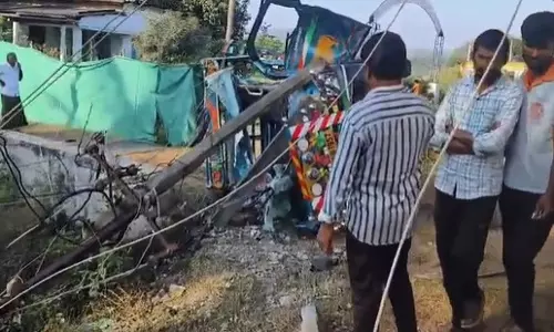 2 Injured as Goods Carrier Crashes Into RTC Bus in Bhadradri Kothagudem