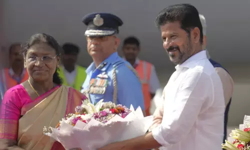 Murmu Gets Warm Welcome in Hyderabad