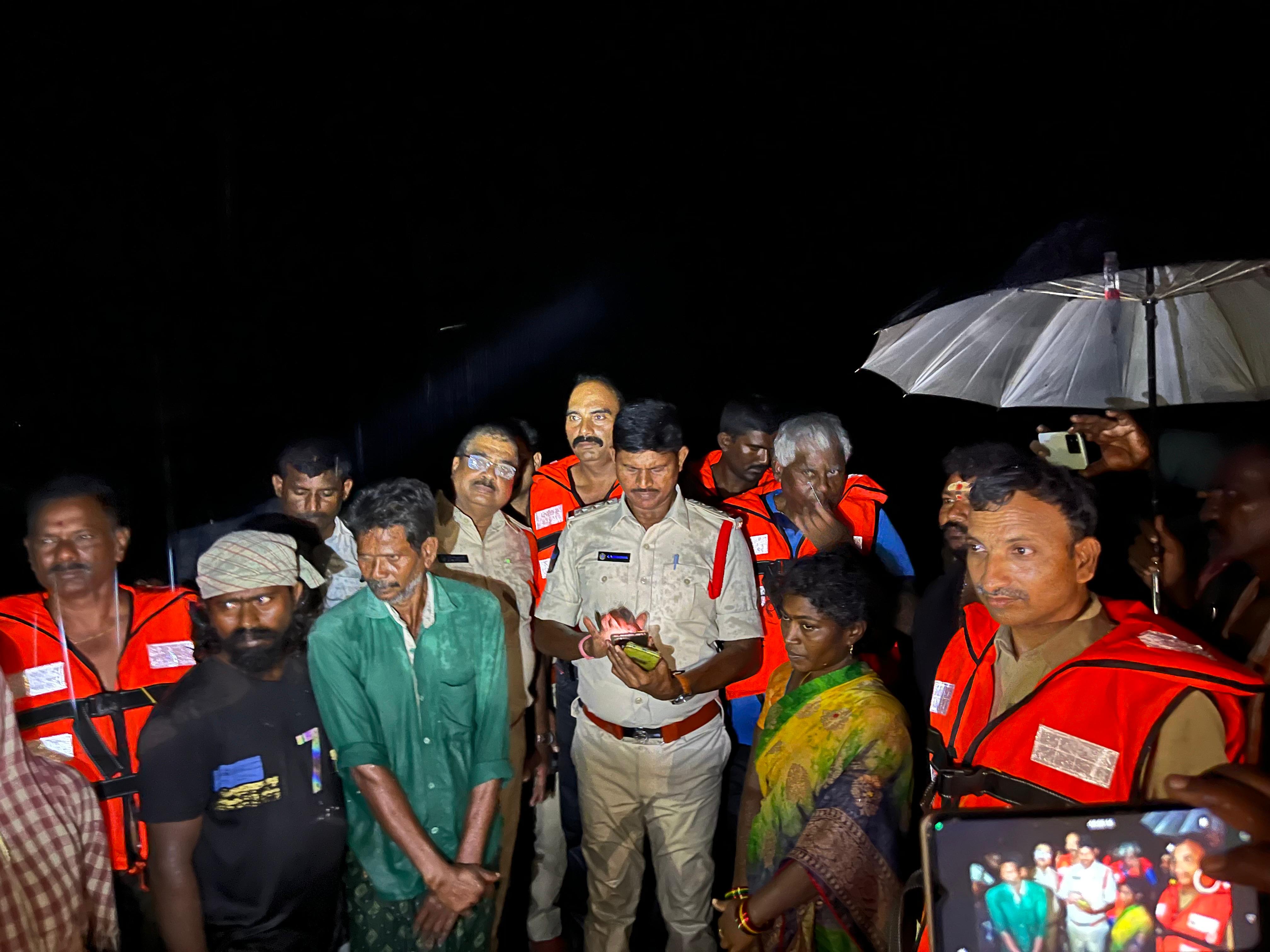 Six Cattle Herders Rescued from Flooded Penna River in Atmakur