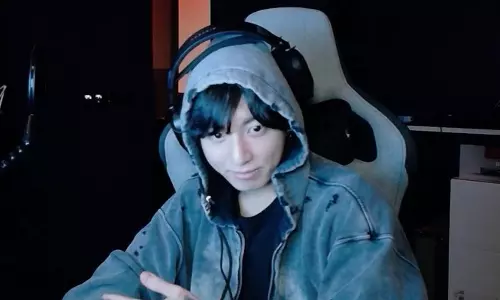 Jungkook Delights BTS ARMY: Dawn-To-Morning 5-Hour Gaming Marathon.