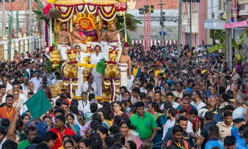 Tiruchanur Floral Exhibition Draws Continuous Crowds