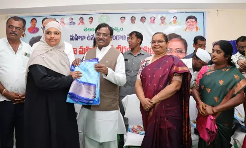 Minister Vivek Says His Wife Also Sought Quality Indiramma Sari