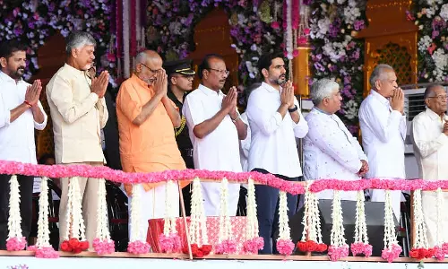 V-P, CM Hail Sathya Sai Baba’s Legacy At Centenary Fete In Puttaparthi V-P, CM Hail Sathya Sai Baba’s Legacy At Centenary Fete In Puttaparthi