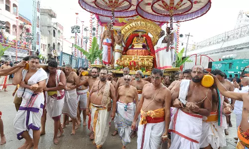 Srirangam Devotees Shoulder Padmavathi’s Vahanams for 35 Years Srirangam Devotees Shoulder Padmavathi’s Vahanams for 35 Years