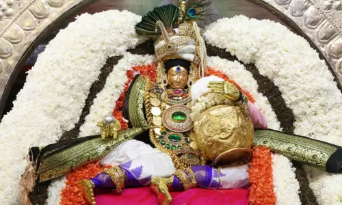 Thousands Witness Suryaprabha and Chandraprabha Vahana Processions at Tiruchanoor