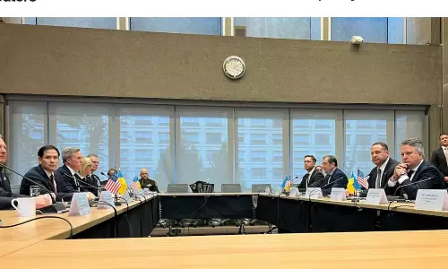 Trump Accuses Ukraine of Ingratitude As Officials Meet in Geneva on US Peace Plan