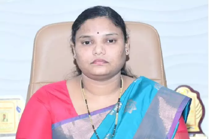 No-confidence Motion Against Nellore Mayor Sravanthi No-confidence Motion Against Nellore Mayor Sravanthi