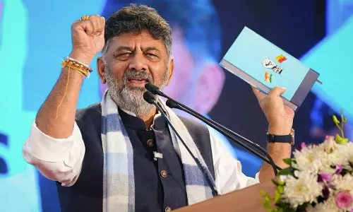 6 Cong. MLAs land in Delhi, push for DKS as CM