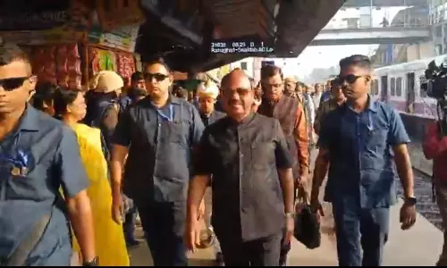 Bengal Guv Visits Murshidabad Amid SIR-Linked Reverse Migration