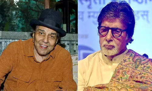 Amitabh Bachchan Offers Emotional Tribute to Dharmendra Amitabh Bachchan Offers Emotional Tribute to Dharmendra