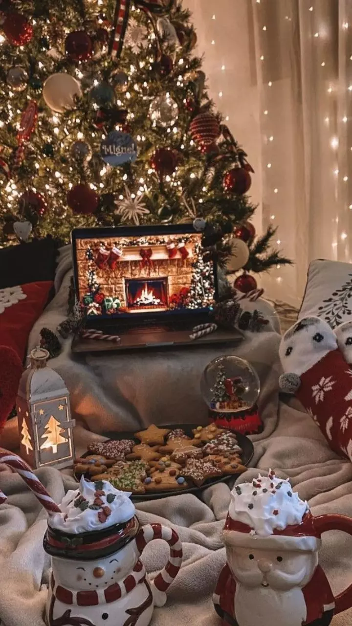 The Ultimate Christmas Movie Carousel