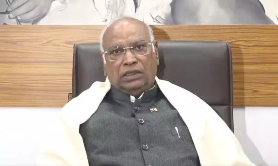 Kharge: Sonia, Rahul and I Will Resolve Karnataka CM Row