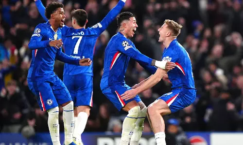 Chelsea Dominate Barca in Champions League, Man City Lose Chelsea Dominate Barca in Champions League, Man City Lose