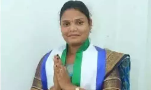 Mayor, Husband And Kotamreddy Camp Trade Charges In Nellore Mayor, Husband And Kotamreddy Camp Trade Charges In Nellore