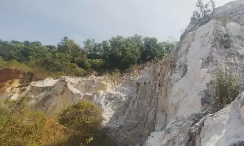 Villagers Of Bennavolu In Anakapalli District Split Over White Clay Excavation