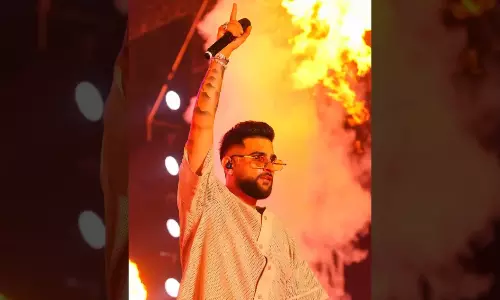 Scuffle Involving Influencer Agu Stanley Disrupts Karan Aujla’s Mumbai Concert Scuffle Involving Influencer Agu Stanley Disrupts Karan Aujla’s Mumbai Concert