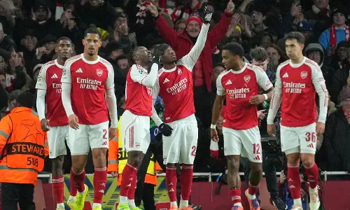 Arsenal Thump Bayern to Stay Perfect in Champions League Arsenal Thump Bayern to Stay Perfect in Champions League