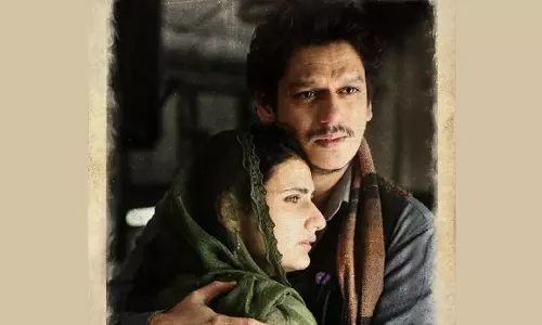 Vijay Varma Breaks Away from Intense Roles in Gustaakh Ishq Vijay Varma Breaks Away from Intense Roles in Gustaakh Ishq