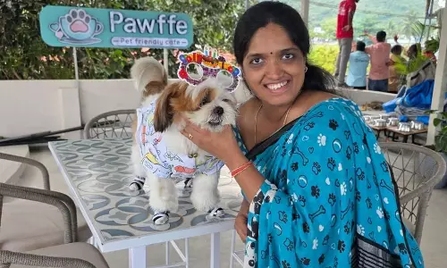 Cafes Open in Vizag for Pets, Owners