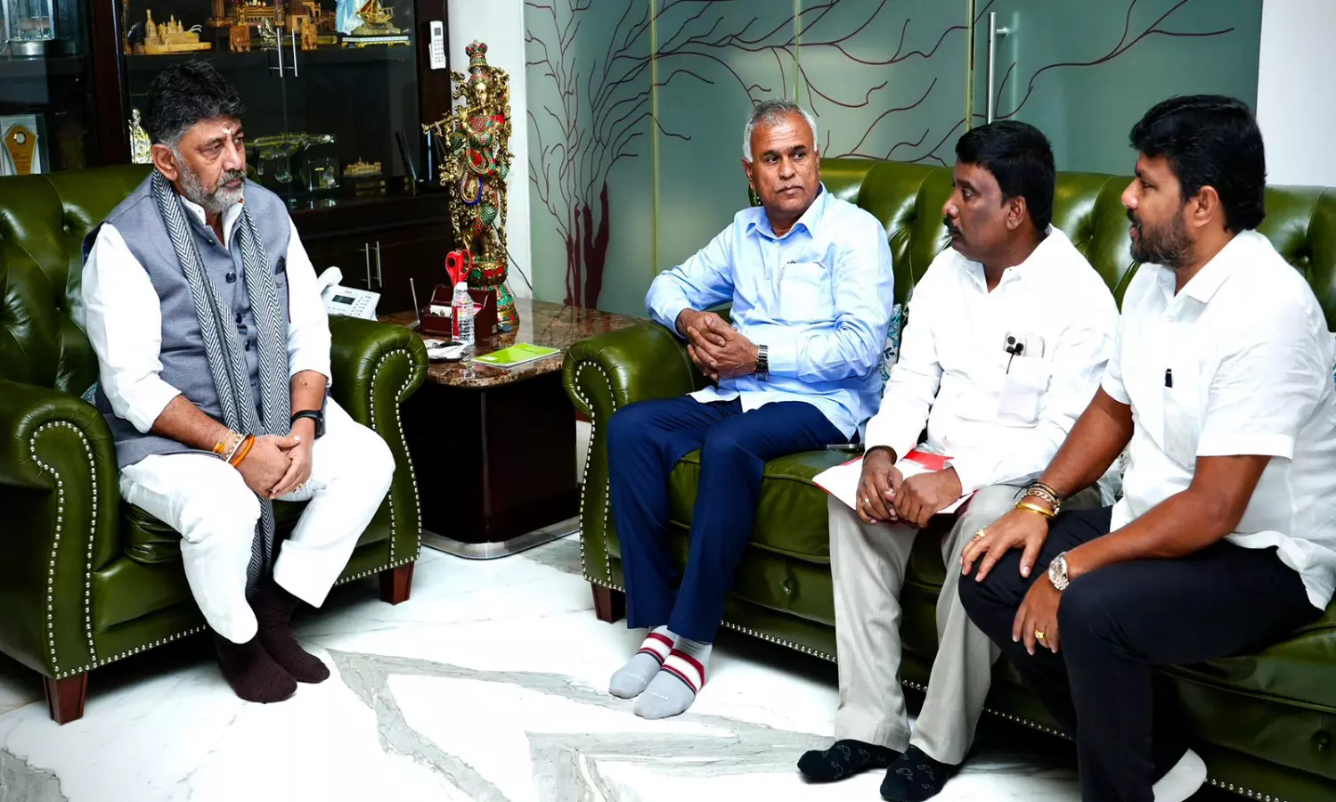 Shivakumar Meets Congress MLAs Amidst Leadership Stir In Karnataka