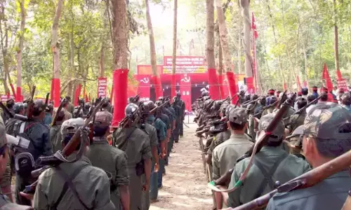 Maoist Body Declares Mass Surrender Plan on Jan 1, Naxal Carrying Rs 25 Lakh Bounty Among 10 Ultras Lay Down Arms in Bastar Maoist Body Declares Mass Surrender Plan on Jan 1, Naxal Carrying Rs 25 Lakh Bounty Among 10 Ultras Lay Down Arms in Bastar