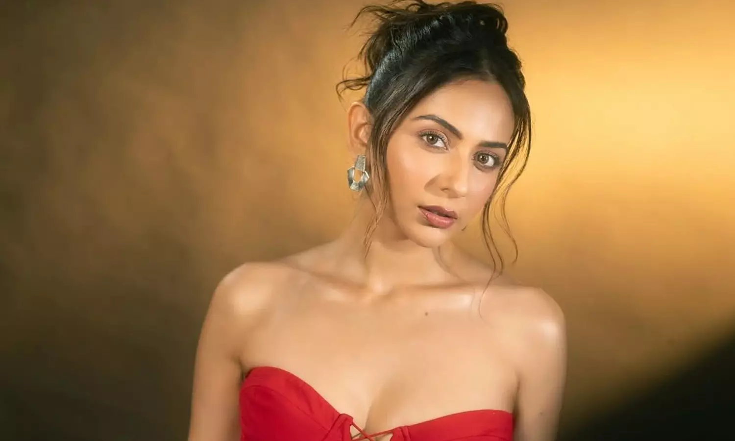 Rakul Preet Singh Delivers a Bang On Hit De De Pyaar De 2