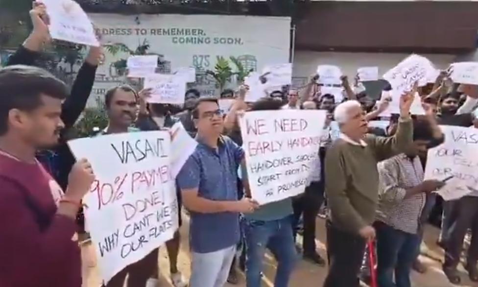 Vasavi Urban Flat Buyers Protest Delay