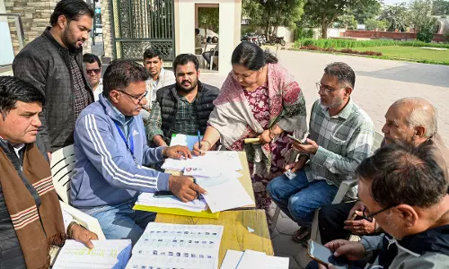 EC Asks Bengal DGP to Ensure Safety of Poll Officials During SIR Exercise