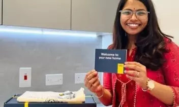 First Woman in Her Family Buys a Home at 27, Viral Video Inspires Millions First Woman in Her Family Buys a Home at 27, Viral Video Inspires Millions