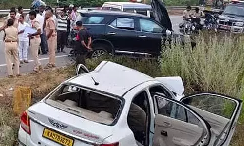 5 Members of Karnataka Family Killed Near Yemmiganur