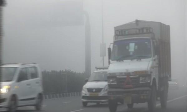 Delhi's Air Quality Fluctuates Between Poor and Very Poor